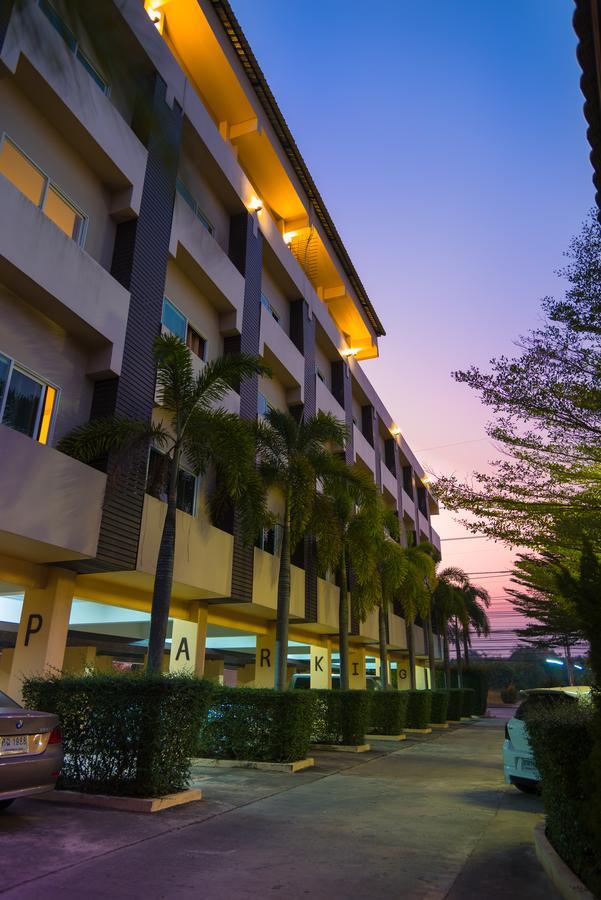 Hotel The Square Rayong Esterno foto